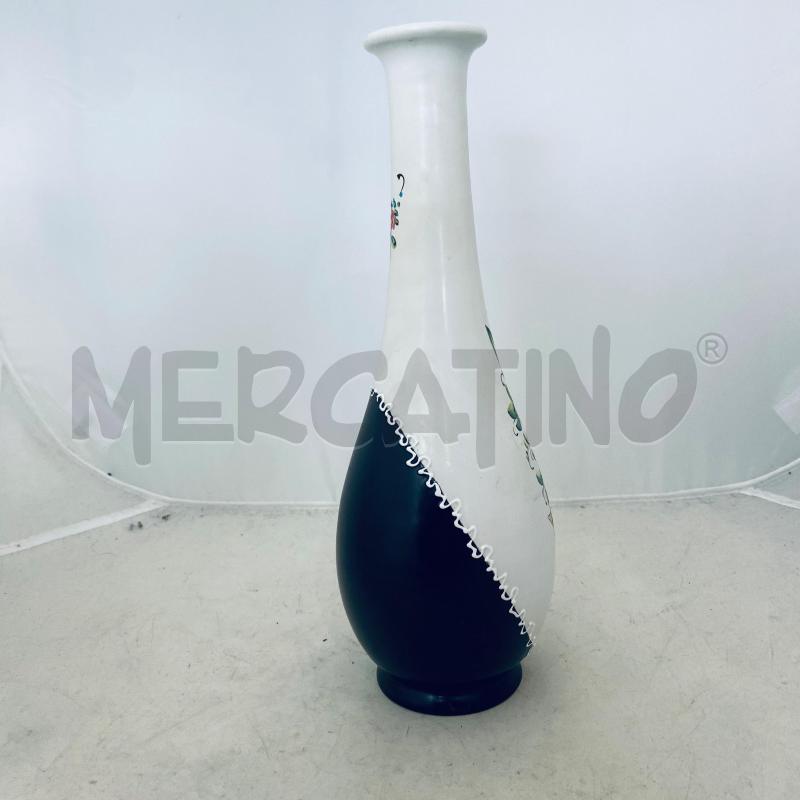 VASO MONOFIORE BIANCO E NERO DERUTA CN DISEGNO FLOREALE | Mercatino dell'Usato Lago patria - giugliano in c. 3
