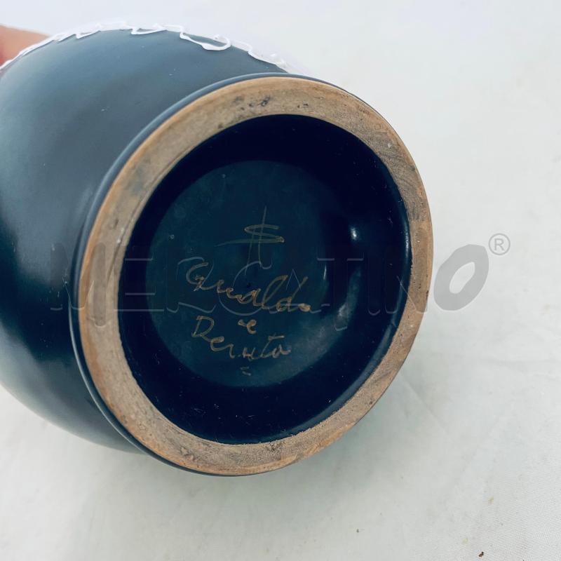 VASO MONOFIORE BIANCO E NERO DERUTA CN DISEGNO FLOREALE | Mercatino dell'Usato Lago patria - giugliano in c. 4