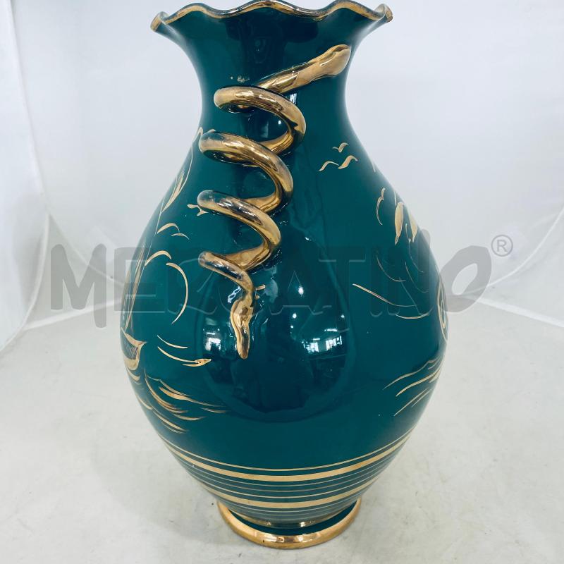 VASO VERDE DECORAZIONI DORATE MANICI SERPENTI | Mercatino dell'Usato Lago patria - giugliano in c. 5