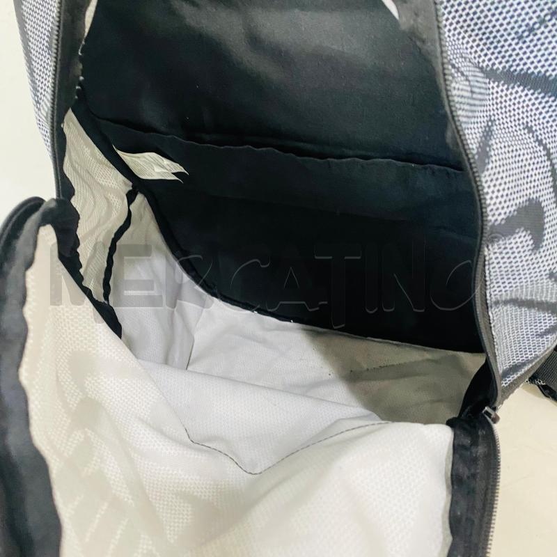ZAINO NIKE GRIGIO SCRITTA BIANCA LOGO RIPETUTO  | Mercatino dell'Usato Lago patria - giugliano in c. 5