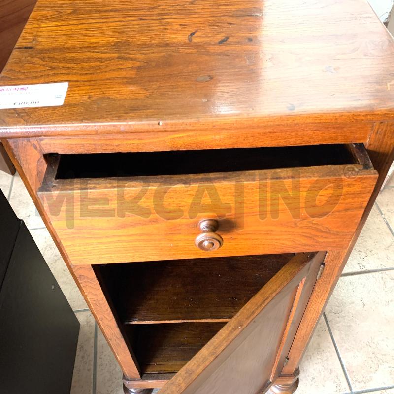 COMODINO IN LEGNO CC | Mercatino dell'Usato Varcaturo - giugliano in c. 1
