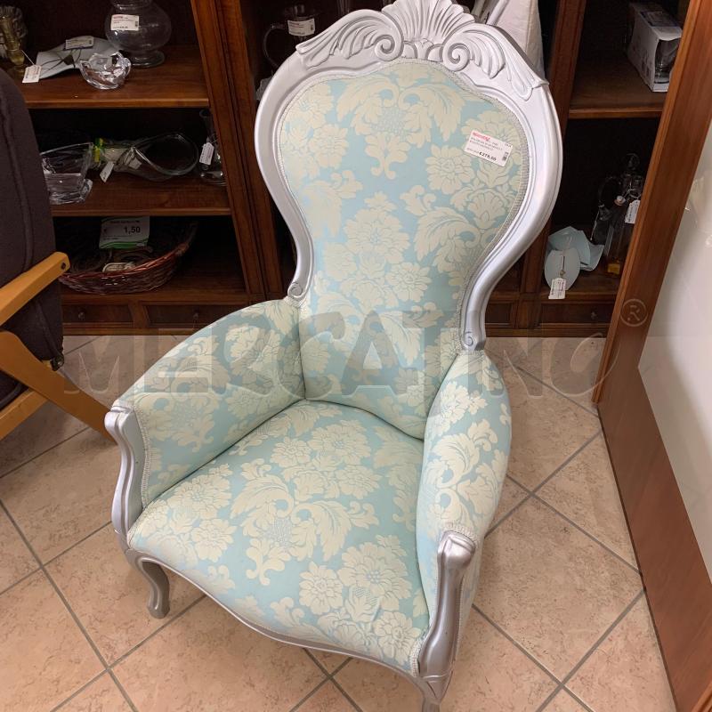 POLTRONA IN ARGENTO TESSUTO DAMASCO  | Mercatino dell'Usato Varcaturo - giugliano in c. 3