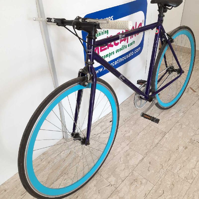 bicicletta blu