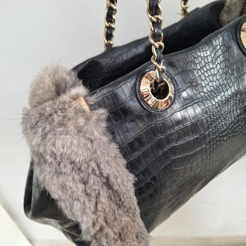 BORSA DONNA BLUGIRL NERO PELLICCIOTTO | Mercatino dell'Usato Ottaviano 4