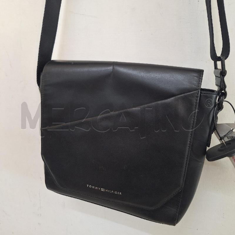 BORSELLO UOMO TOMMY HILFIGER NERO | Mercatino dell'Usato Ottaviano 2