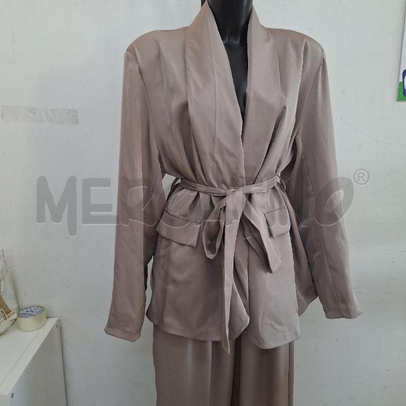COMPLETO DONNA SL BEIGE NUOVO  | Mercatino dell'Usato Ottaviano 3