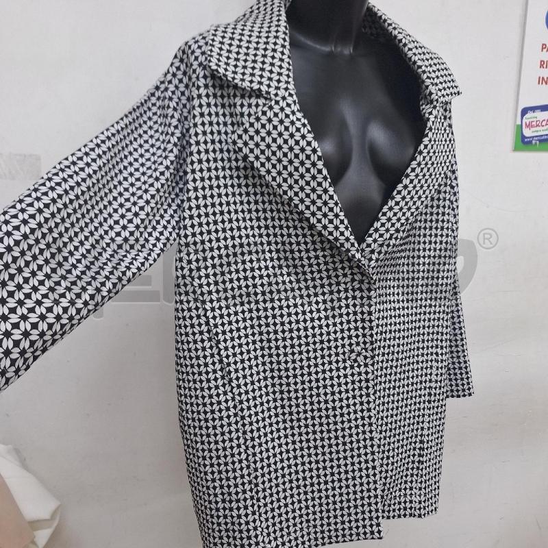 GIACCA DONNA KORAKOR BIANCO NERO FIORI | Mercatino dell'Usato Ottaviano 3