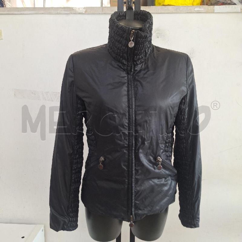 GIUBBINO DONNA MONCLER NERO COLLO GOFFRATO | Mercatino dell'Usato Ottaviano 2