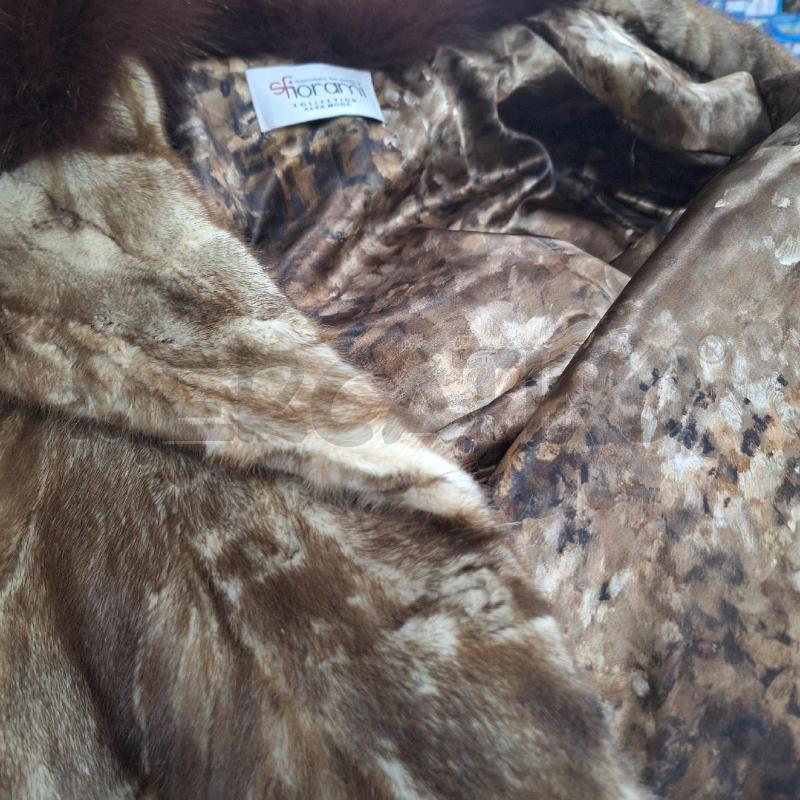 PELLICCIA DONNA SALVATORE FIORENTINO SFIORAMI COLLO PELLICCIA | Mercatino dell'Usato Ottaviano 4