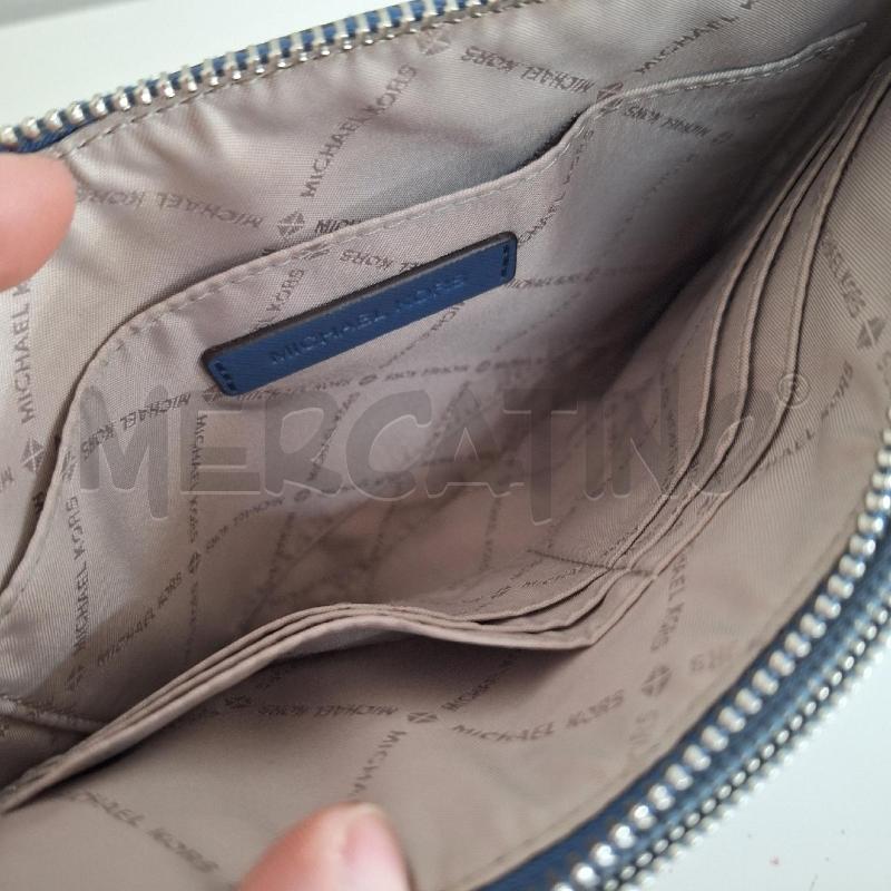 POCHETTE MICHAEL KORS CELESTE BLU  | Mercatino dell'Usato Ottaviano 4