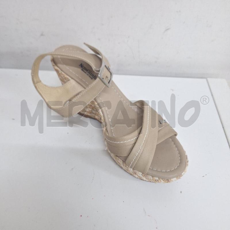 SANDALI DONNA NEROGIARDINI BEIGE ZEPPA | Mercatino dell'Usato Ottaviano 2