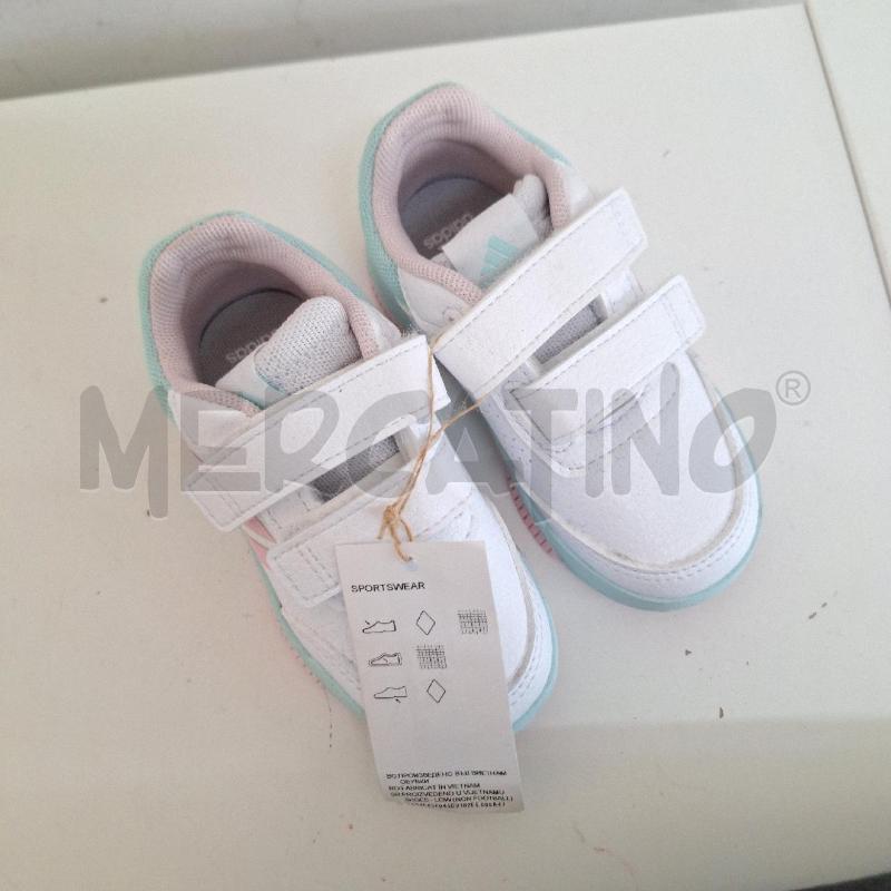 SCARPE BAMBINA ADIDAS BIANCO CELESTE NUOVO | Mercatino dell'Usato Ottaviano 2