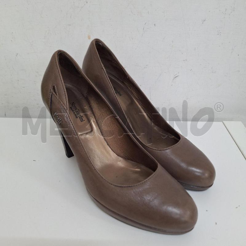 SCARPE DONNA NEROGIARDINI MARRONE TACCO | Mercatino dell'Usato Ottaviano 2