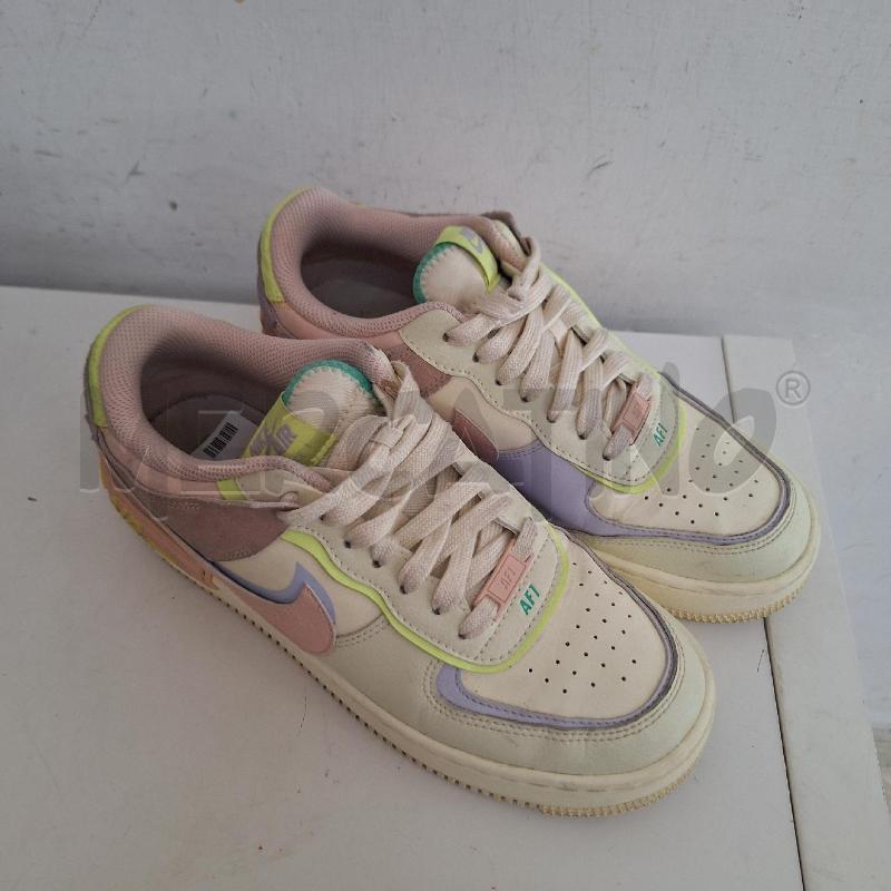 SCARPE DONNA NIKE ROSA GIALLO LILLA | Mercatino dell'Usato Ottaviano 3