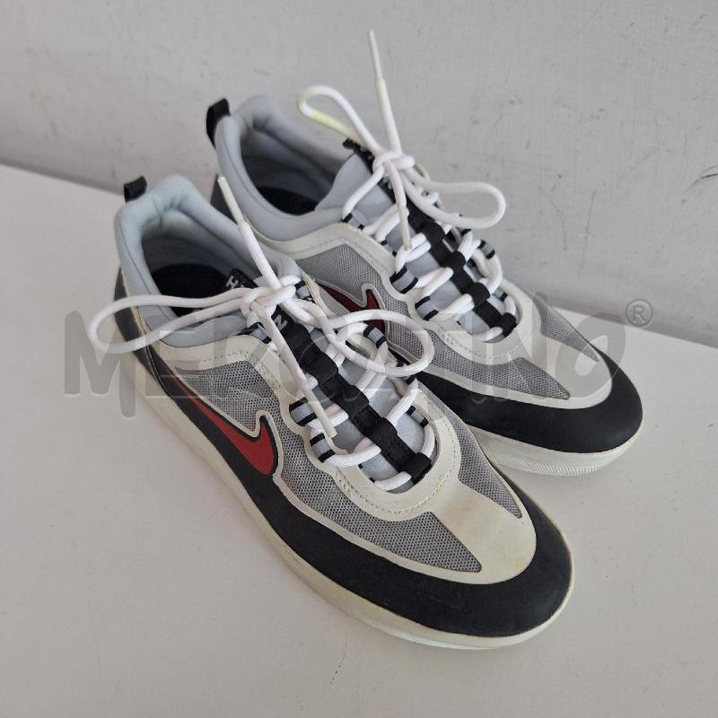 SCARPE DONNA NIKE SB NYJAH GRIGIO BIANCO | Mercatino dell'Usato Ottaviano 2