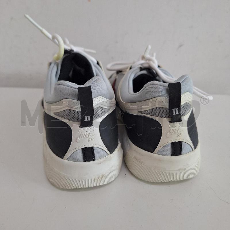 SCARPE DONNA NIKE SB NYJAH GRIGIO BIANCO | Mercatino dell'Usato Ottaviano 3