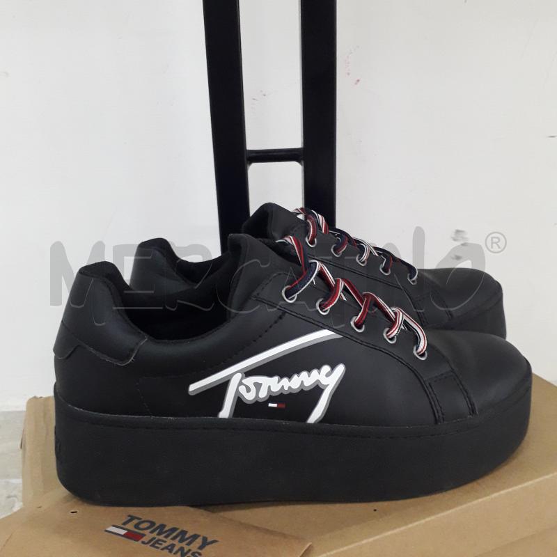 SCARPE DONNA TOMMY HILFIGER JEANS NERO BIANCO | Mercatino dell'Usato  Ottaviano