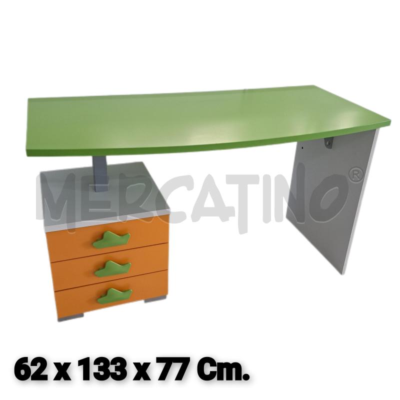 SCRIVANIA CAMERETTA VERDE ARANCIONE 3 CASSETTI  | Mercatino dell'Usato Ottaviano 1