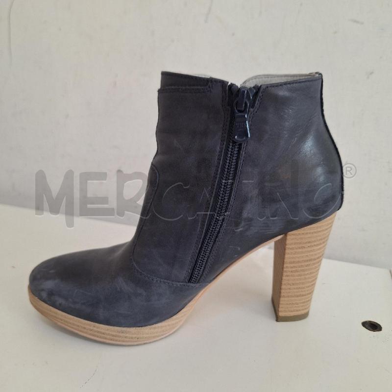 STIVALETTI DONNA NEROGIARDINI BLU TACCO | Mercatino dell'Usato Ottaviano 2