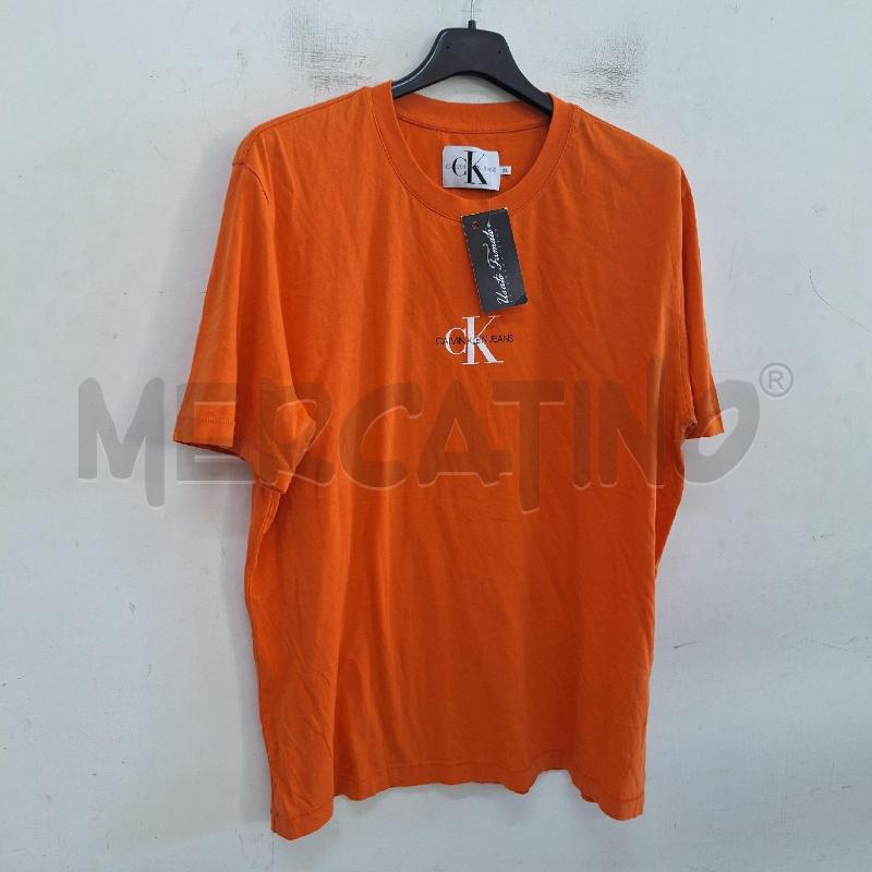 T SHIRT UOMO CALVIN KLEIN JEANS ARANCIONE | Mercatino dell'Usato Ottaviano 2