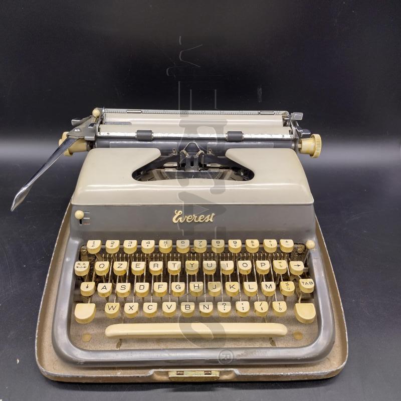 MACCHINA DA SCRIVERE EVEREST  | Mercatino dell'Usato Oristano 1