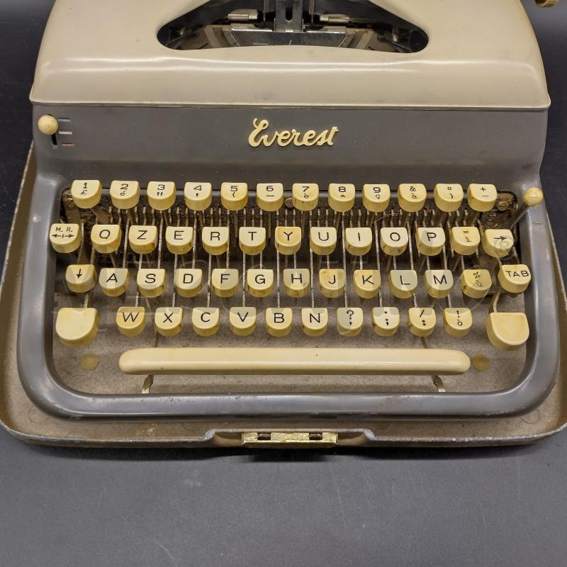 MACCHINA DA SCRIVERE EVEREST  | Mercatino dell'Usato Oristano 3