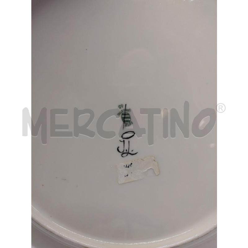 PIATTO PORCELLANA DIS FIORI+ANIMALI FIRMATO | Mercatino dell'Usato Oristano 5