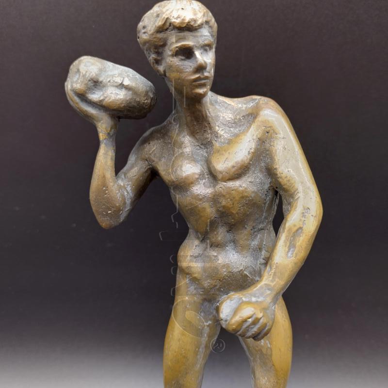SCULTURA BRONZO IL RUGBISTA ATTR. LUCIANO CONDORELLI | Mercatino dell'Usato Oristano 2