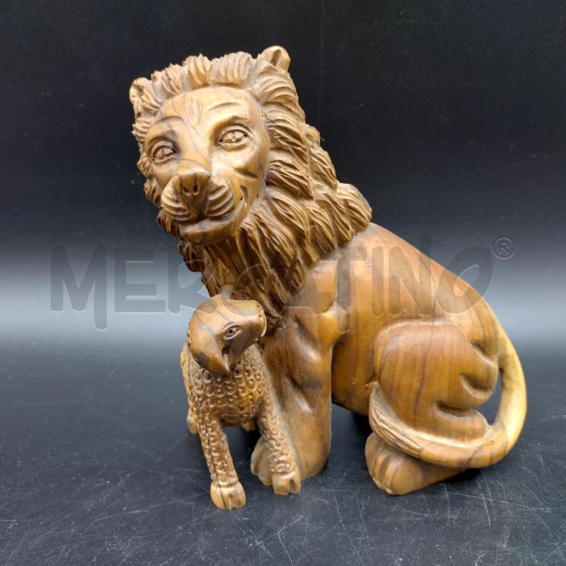 SCULTURA IL LEONE E L'AGNELLO ULIVO | Mercatino dell'Usato Oristano 1