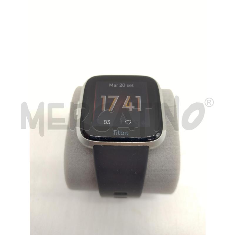 SMART WATCH FITBIT 4  | Mercatino dell'Usato Oristano 1