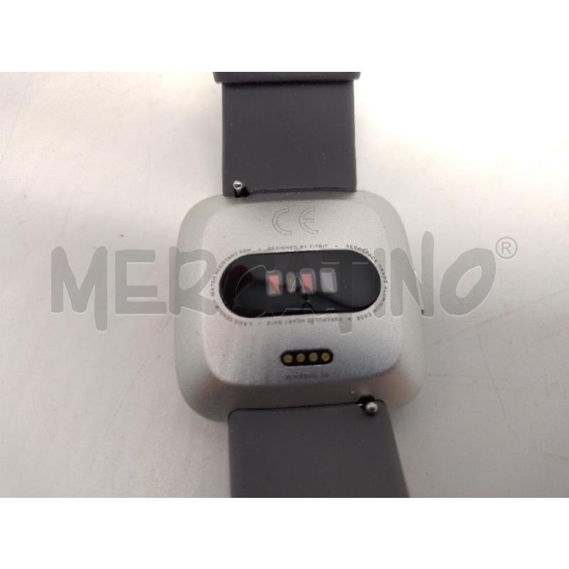 SMART WATCH FITBIT 4  | Mercatino dell'Usato Oristano 3