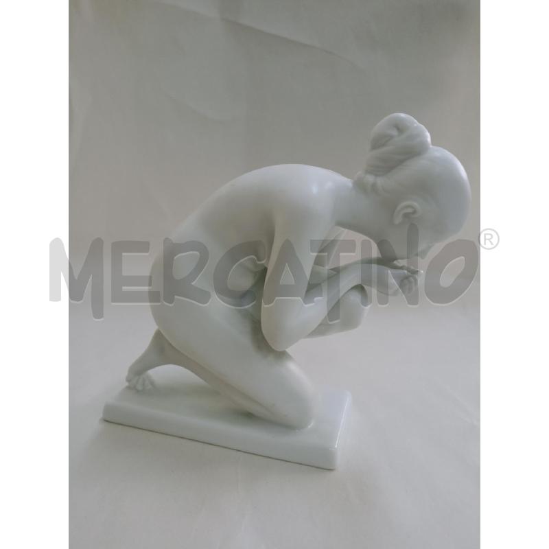 STATUETTA DONNA CHE BEVE RONTHALE | Mercatino dell'Usato Palermo 2