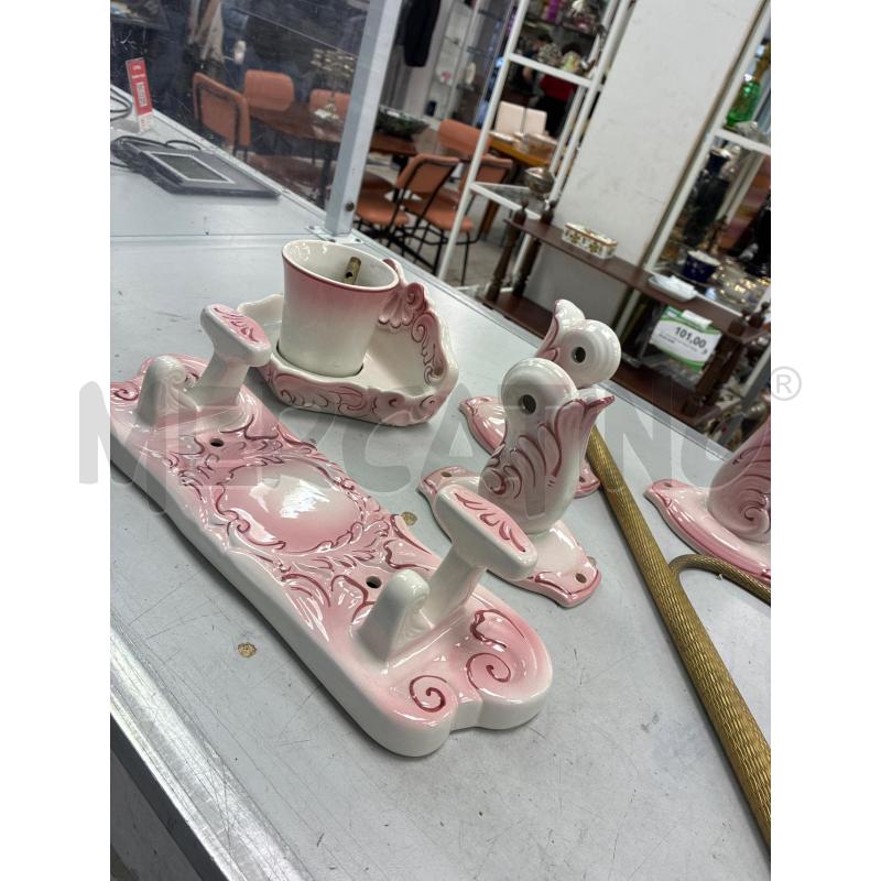 ACCESSORI BAGNO ROSA | Mercatino dell'Usato Montesilvano 1