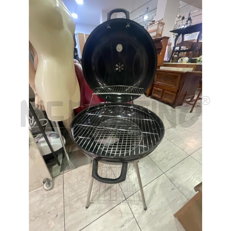 BARBECUE NERO CON RUOTE  | Mercatino dell'Usato Montesilvano 2
