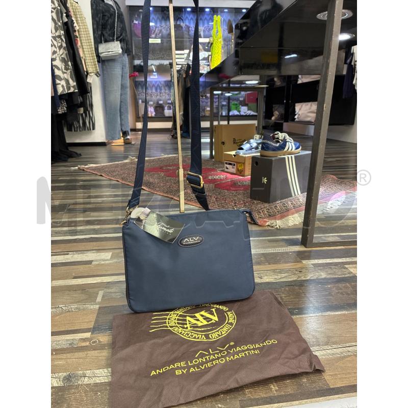 BORSA DONNA 1 CLASSE BLU | Mercatino dell'Usato Montesilvano 1
