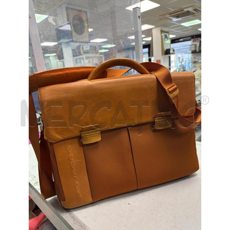 BORSA UOMO PIQUADRO ARANCION + ACCESSOERI | Mercatino dell'Usato Montesilvano 1