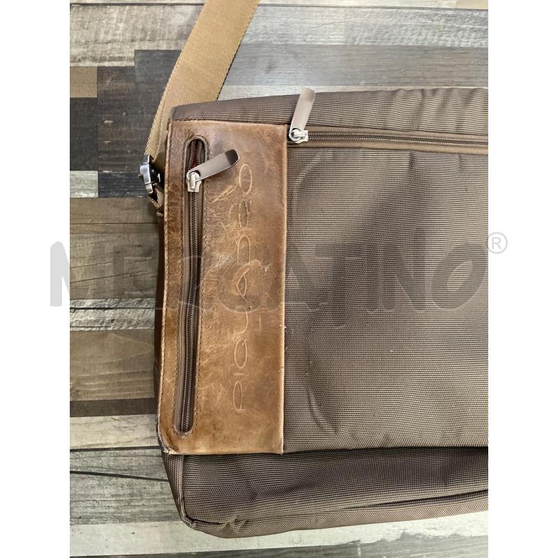 BORSA UOMO PORTA PC PIQUADRO MARRO | Mercatino dell'Usato Montesilvano 2