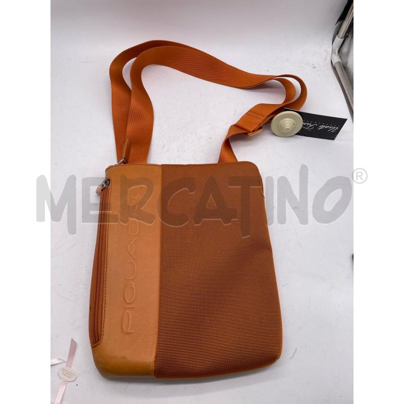 BORSELLO UOMO PIQUADRO ARANCIO  | Mercatino dell'Usato Montesilvano 1