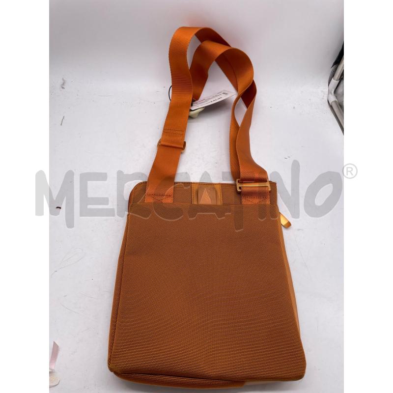 BORSELLO UOMO PIQUADRO ARANCIO  | Mercatino dell'Usato Montesilvano 3