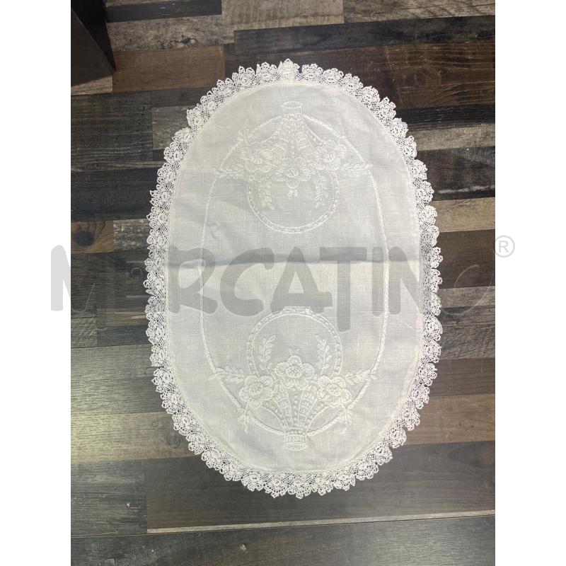 CENTRO OVALE FIORI RICAMATI BORDINO FILET | Mercatino dell'Usato Montesilvano 1