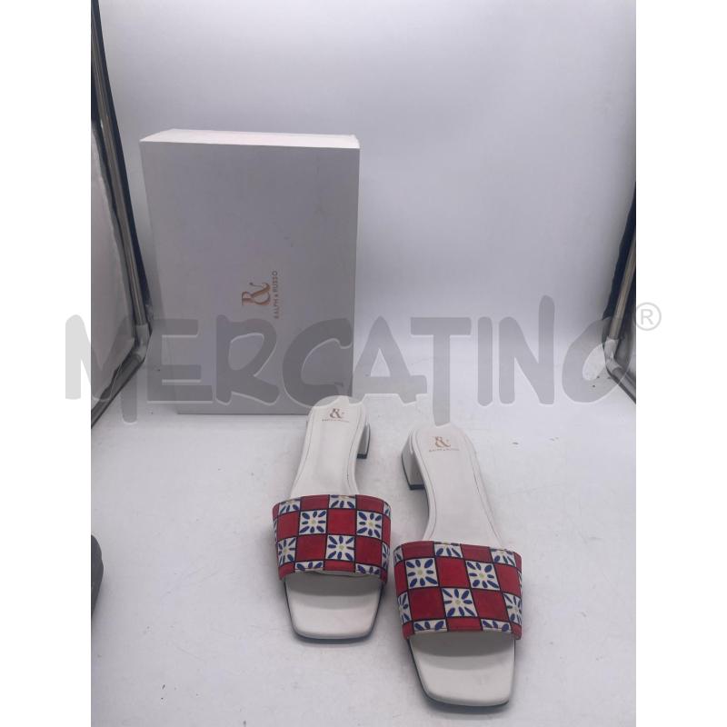 CIABATTE DONNA RALPH & RUSSO BIANCHE FASCIA ROSSA QUADRATI BIANCHI FIORI BLU | Mercatino dell'Usato Montesilvano 2