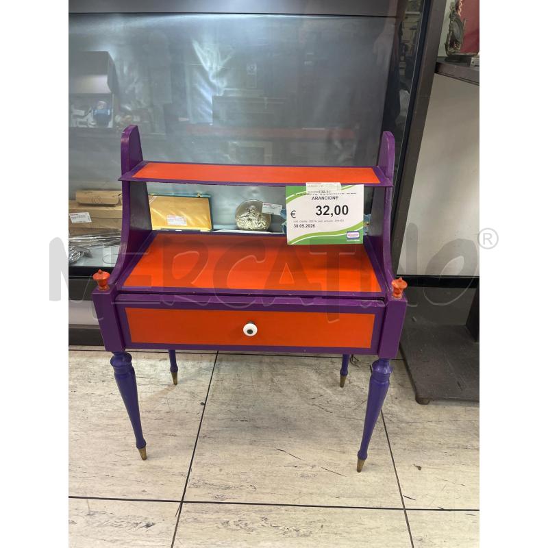 COMODINO COLORTAO LILLA ARANCIONE | Mercatino dell'Usato Montesilvano 1