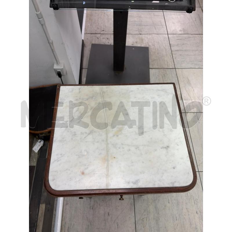 COMODINO LEGNO PIANO E INTERNO MARMO BORCHIE BRONZO RESTAURATO | Mercatino dell'Usato Montesilvano 2
