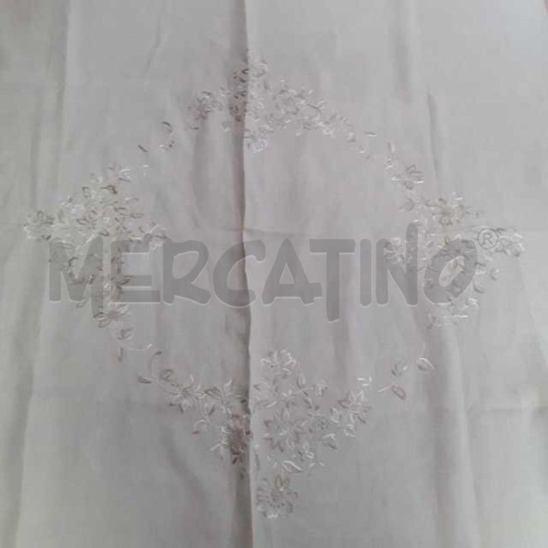 COPRI LETTO LINO RICAMATO  2.40 X 2.40 | Mercatino dell'Usato Montesilvano 2