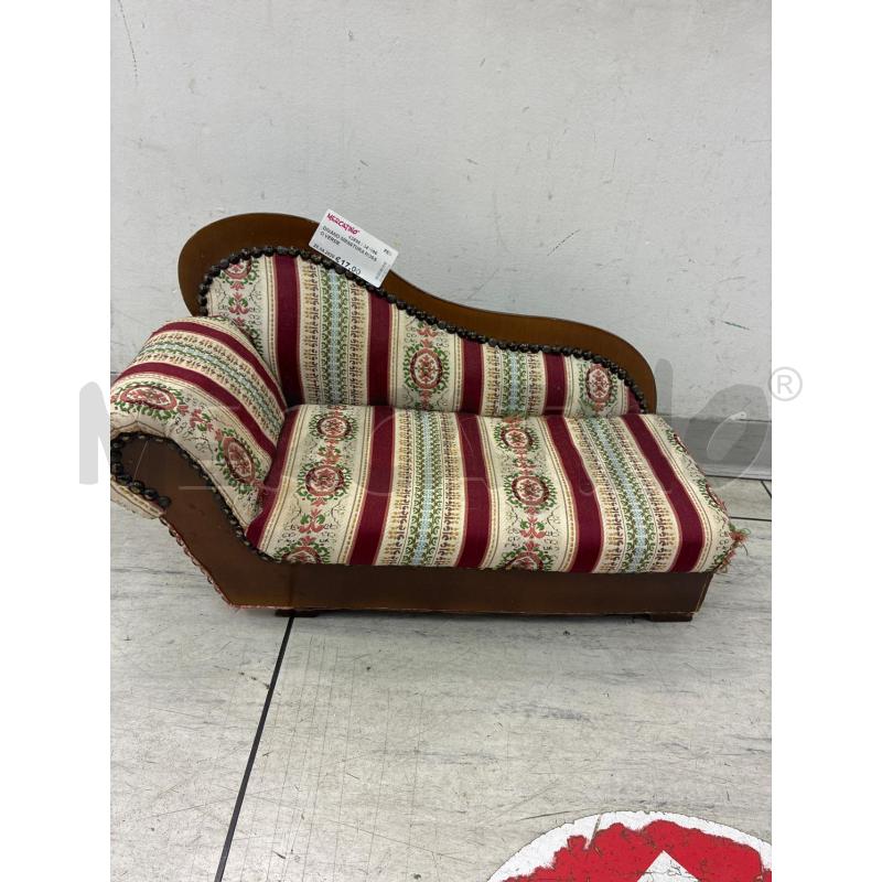 DIVANO MINIATURA ROSSO VERDE | Mercatino dell'Usato Montesilvano 1
