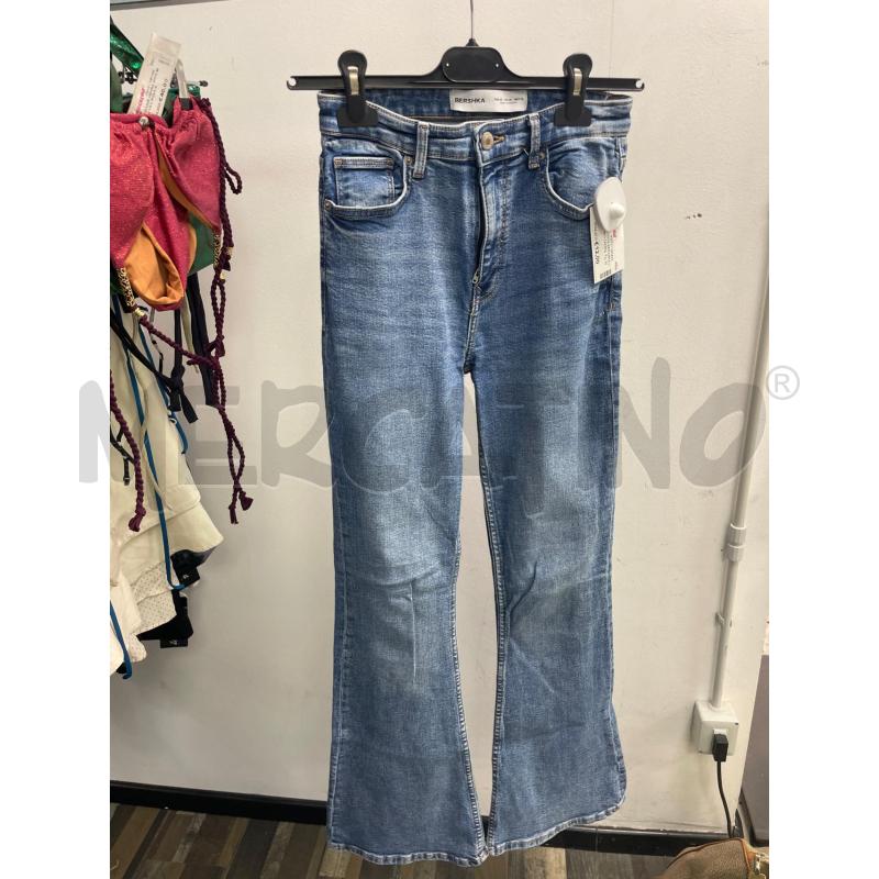 JEANS DONNA BERSHKA LAV SCURO ZAMPA | Mercatino dell'Usato Montesilvano 1