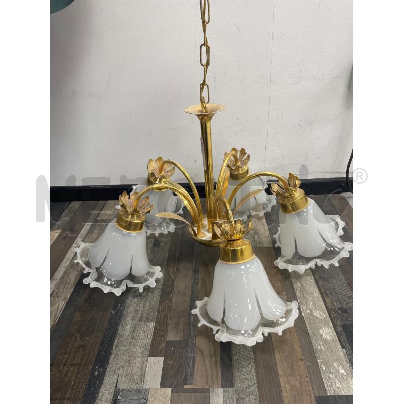 LAMPADARIO OTTONE 5 VETRI BIANCHI | Mercatino dell'Usato Montesilvano 1