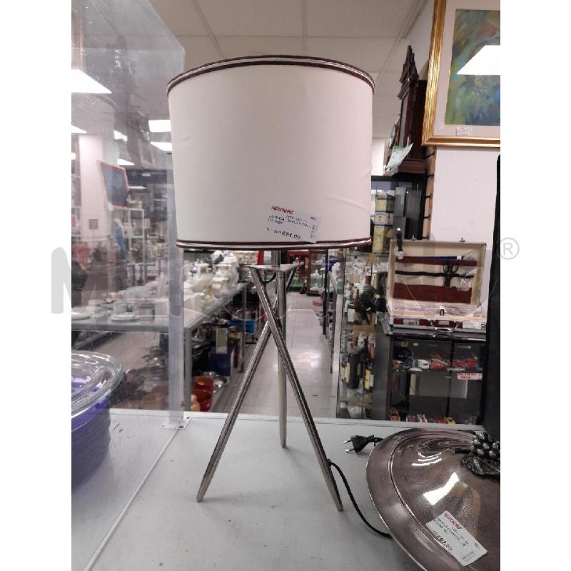 LAMPADA TAVOLO METALLO 3 PIEDI | Mercatino dell'Usato Montesilvano 1