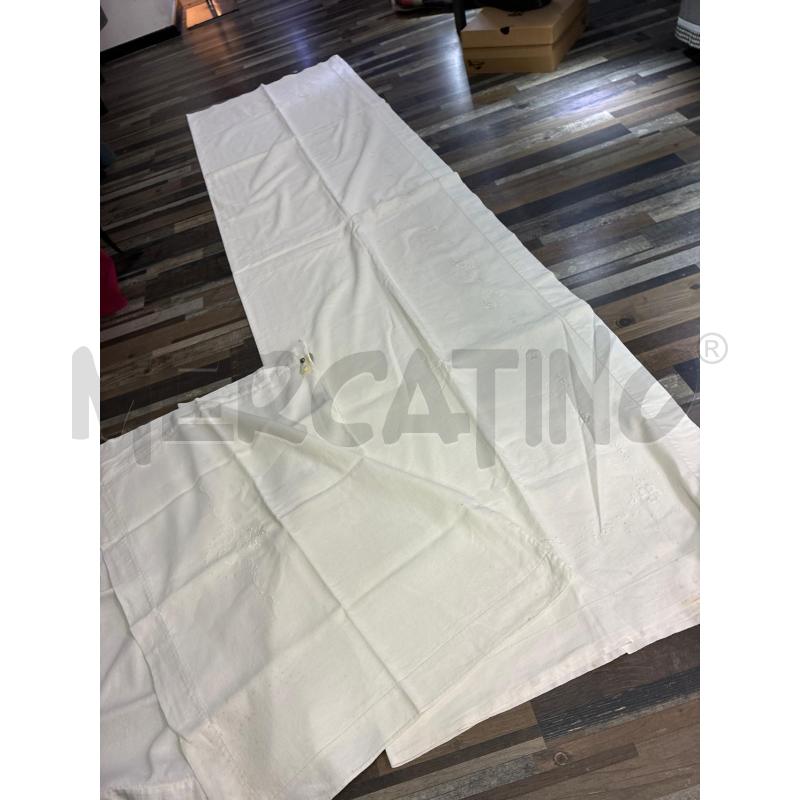 LENZUOLO MATRIMONIALE RICAMATO+2 FEDERE MACCHIATO | Mercatino dell'Usato Montesilvano 1