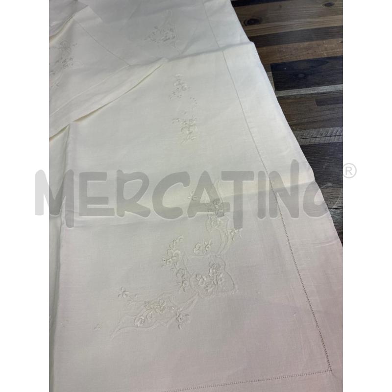 LENZUOLO MATRIMONIALE +2 FEDERE RICAMATO | Mercatino dell'Usato Montesilvano 2